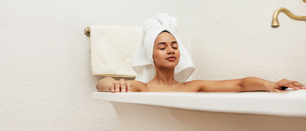 le pouvoir d'un bain relaxant pour bien dormir